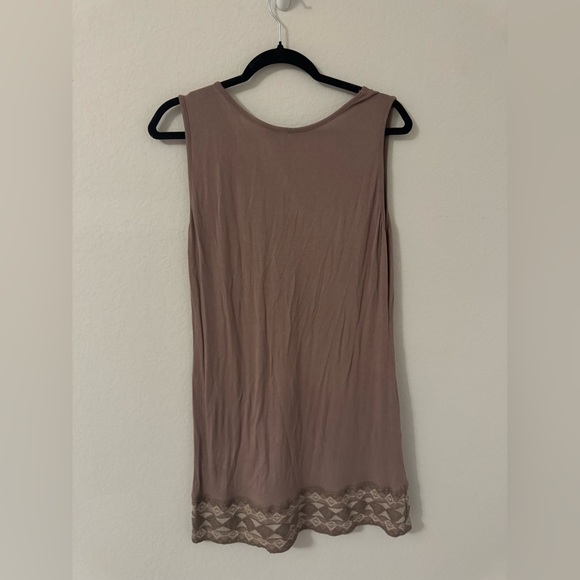 Women’s Tan Dress with Embroidered hem in Large Monoreno - Picture 3 of 4